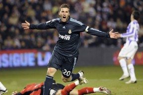 IM电竞最新app-TheShy神级变阵助加拿大队爆冷！天赋型指挥震惊全球电竞圈
